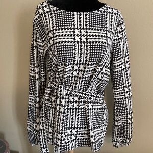 Chic Black and White Houndstooth Blouse